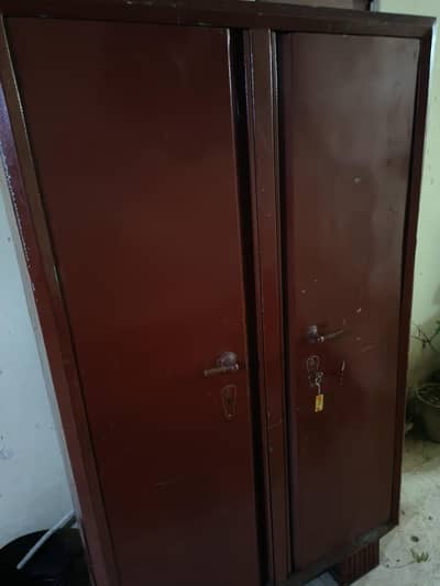 Metal Wardrobe/Almirah In Redish Brown Color In good Condition
