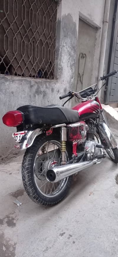 Honda 125cc Red color 2017 model Lahore