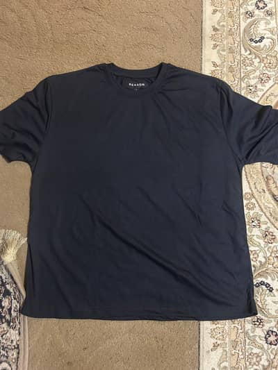 Black oversized t shirt for men in wholesale