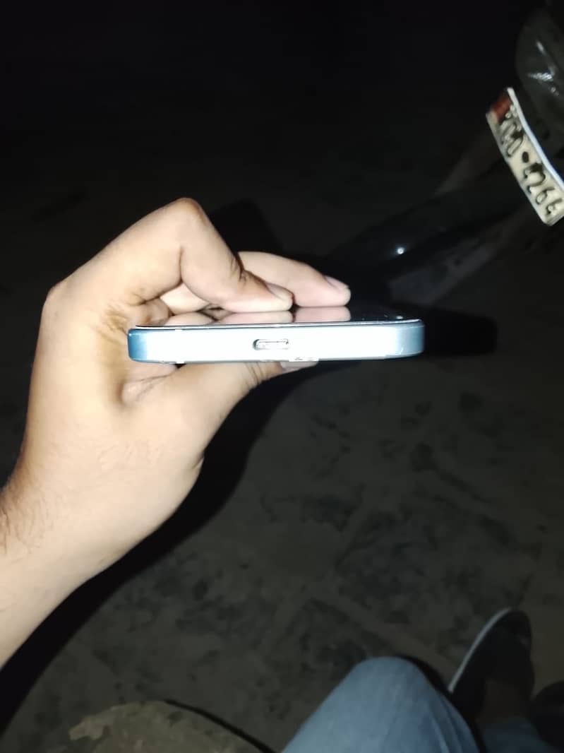 Apple iPhone 15 3
