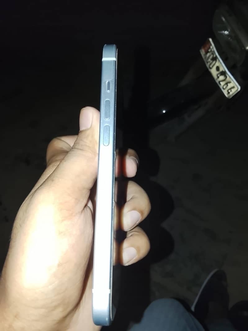 Apple iPhone 15 6