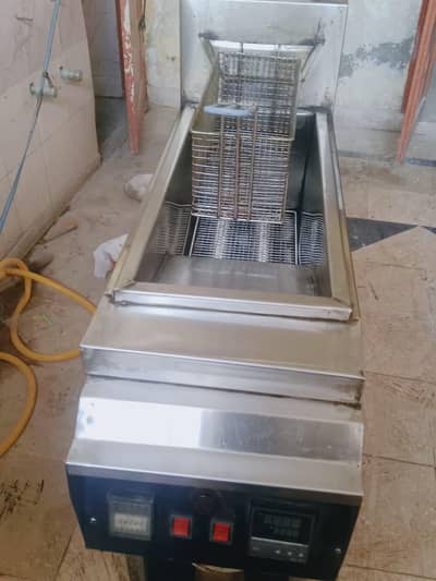 fryer 10/8 condition