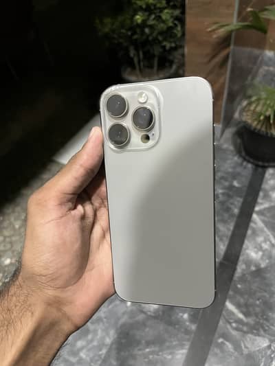 Apple iPhone 16 Pro Max