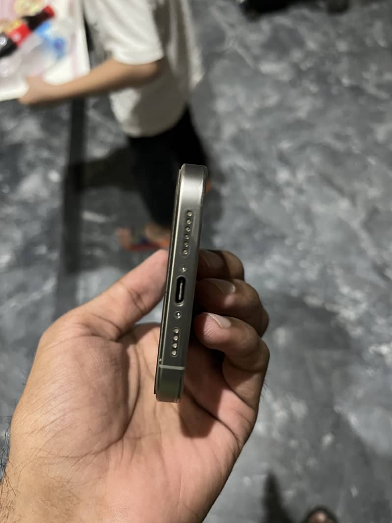 Apple iPhone 16 Pro Max 5