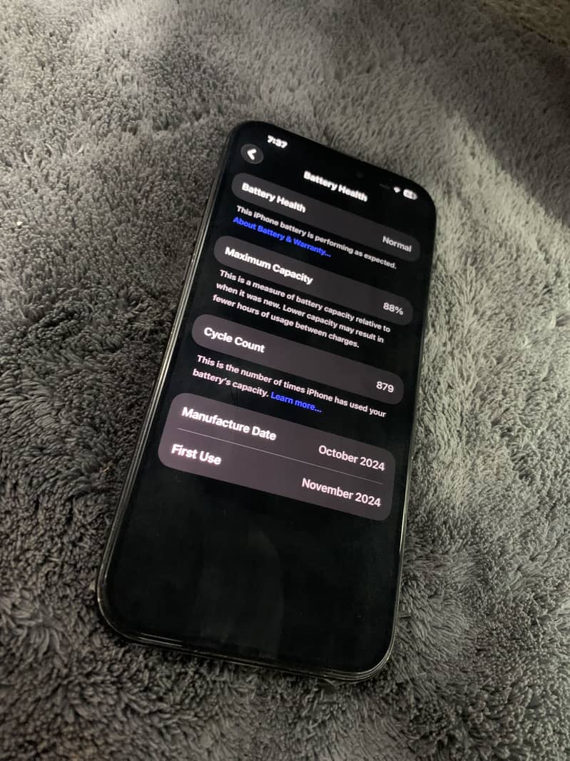 Apple iPhone 16 Pro Max 0