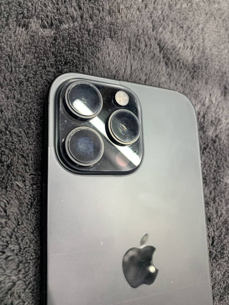 Apple iPhone 16 Pro Max 5