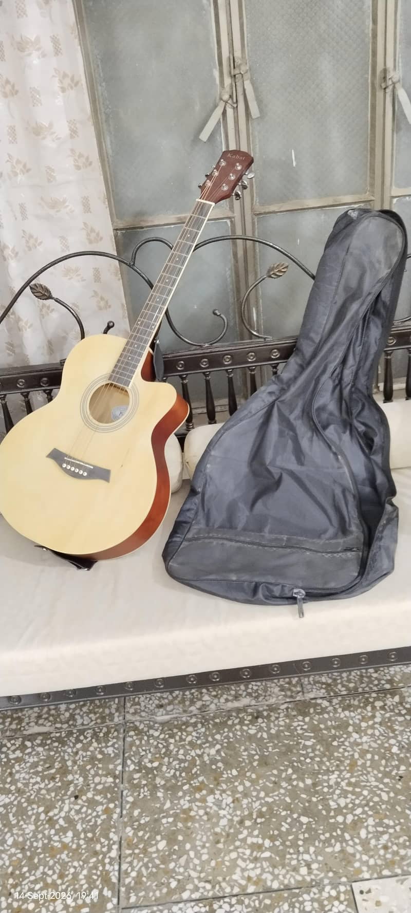 Acoustic guitar/music/instrument/guitar 1