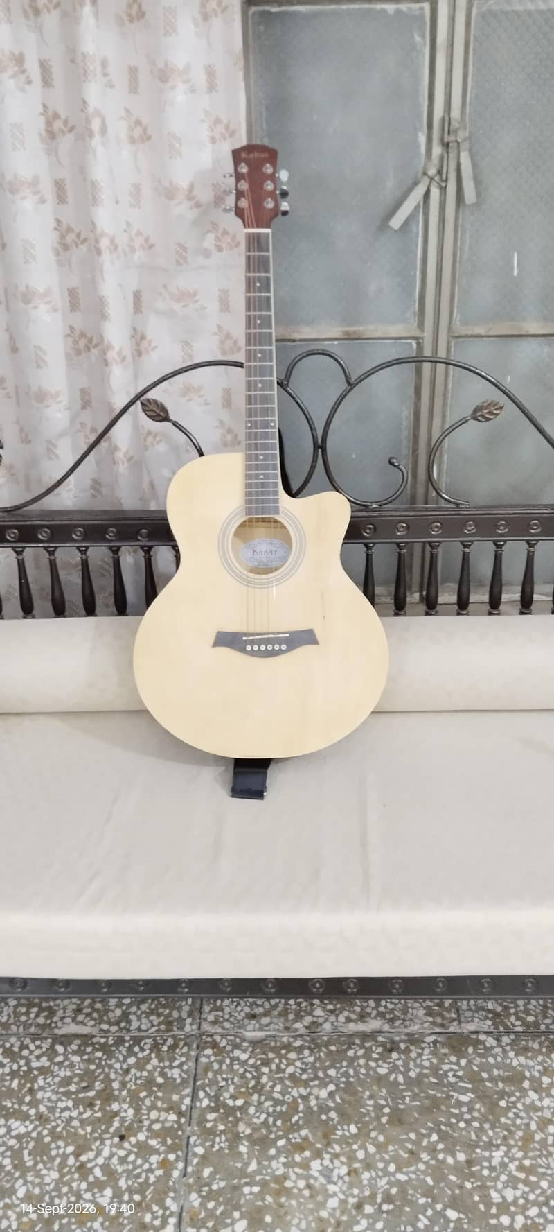 Acoustic guitar/music/instrument/guitar 3