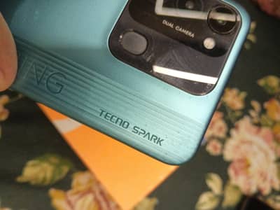 Tecno Spark 8C