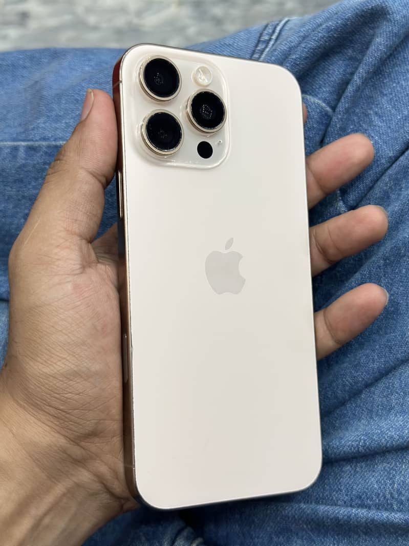 Apple iPhone 16 Pro Max 5