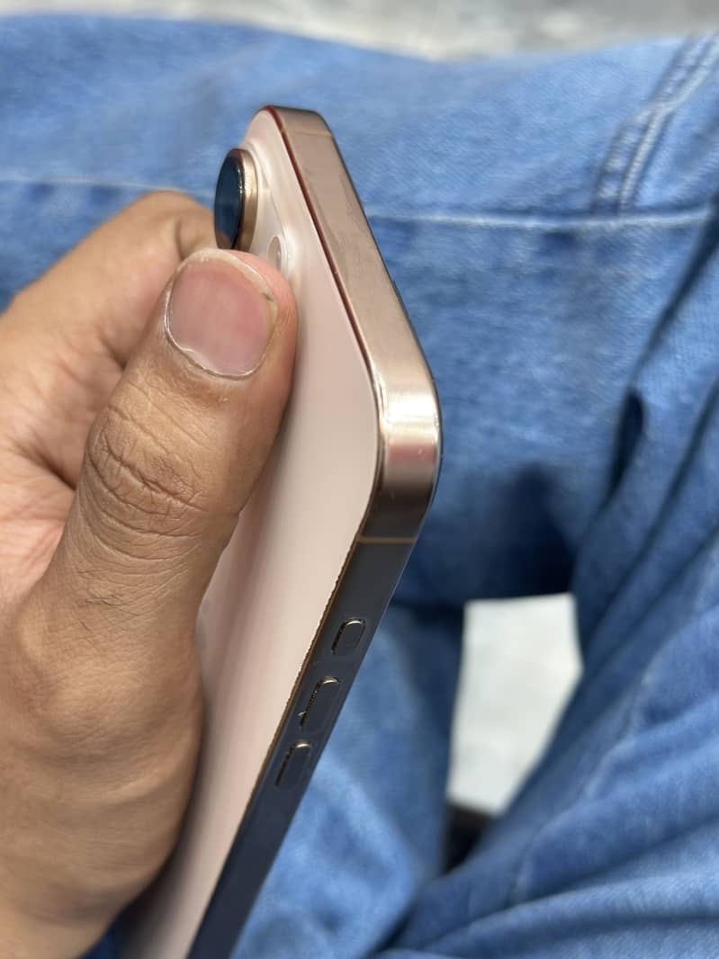 Apple iPhone 16 Pro Max 7