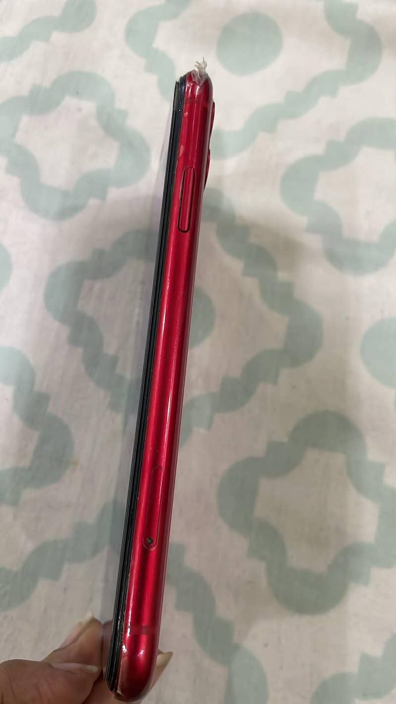 Apple iPhone 11 4