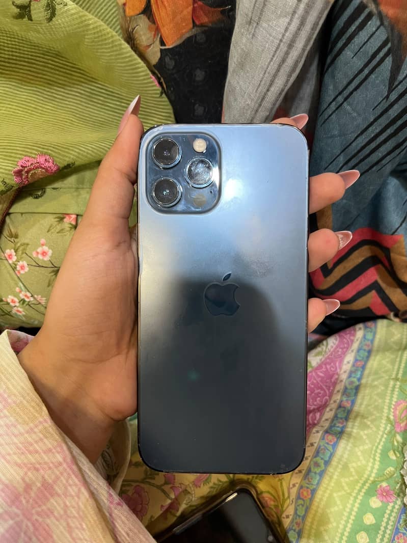 Apple iPhone 12 Pro Max 4