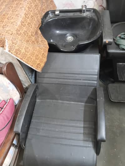 Salon shampoo chair with basin_ Used-Good condition