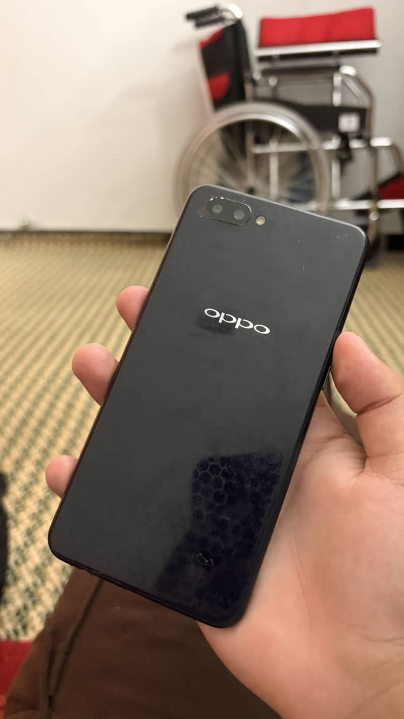 OPPO A3s 4