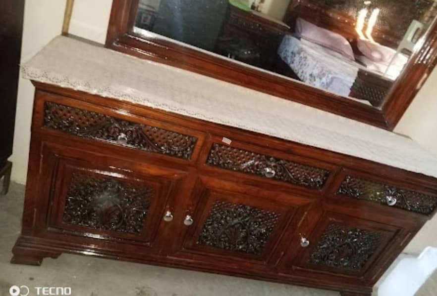 chinoti bed dressing side table 9