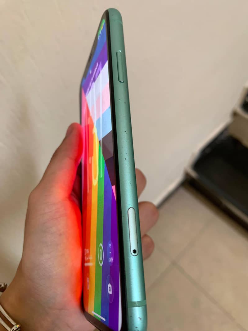 Apple iPhone 11 3