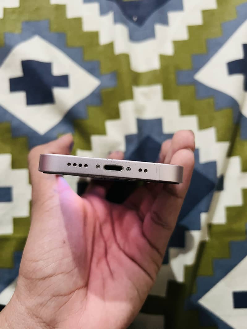Apple iPhone 13 mini 8