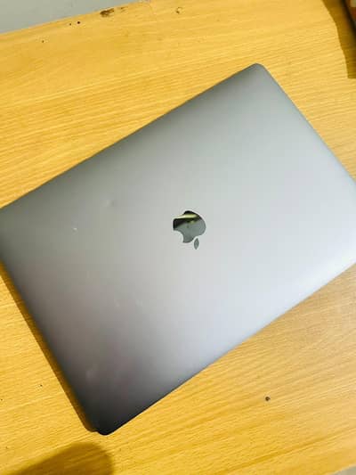 Apple MacBook Pro 2019 15.4" Retina/Core i7/32GB RAM/512GB SSD
