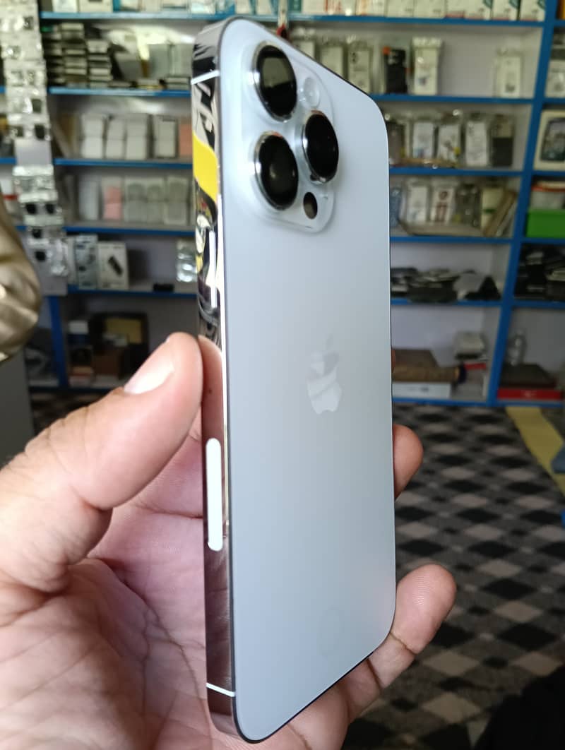 iPhone 14 Pro Max 1