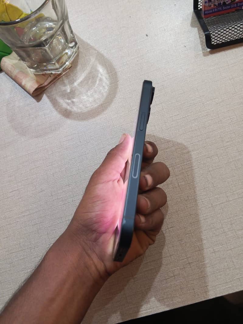 Apple iPhone 13 jv 1