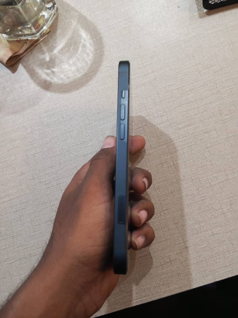 Apple iPhone 13 jv 6