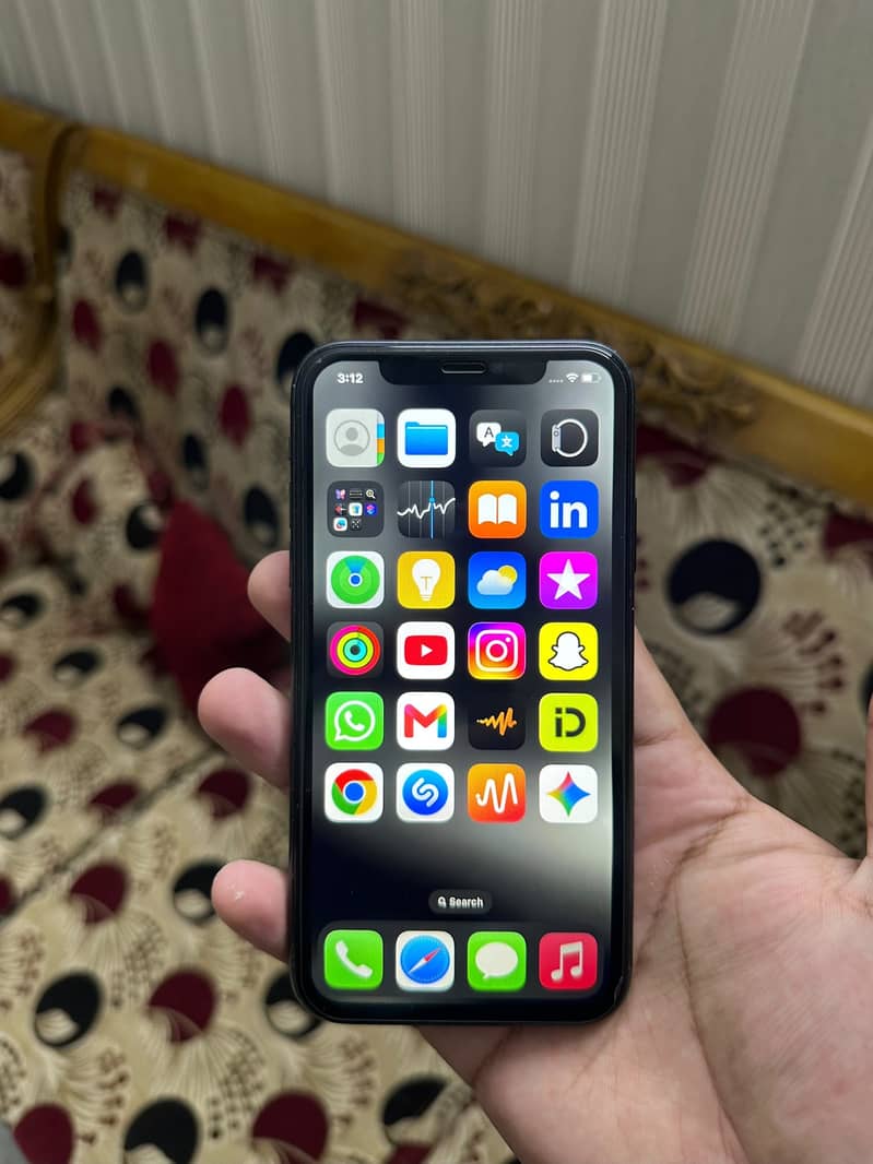 Apple iPhone 11 0