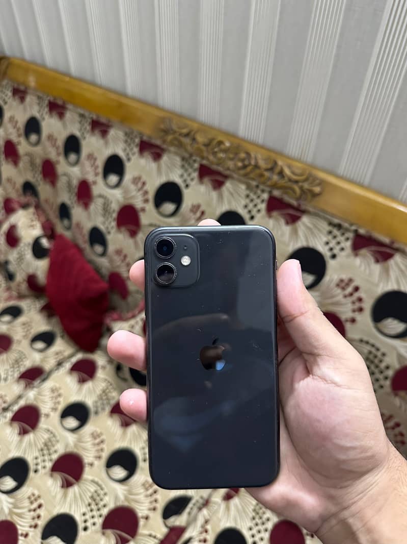 Apple iPhone 11 4