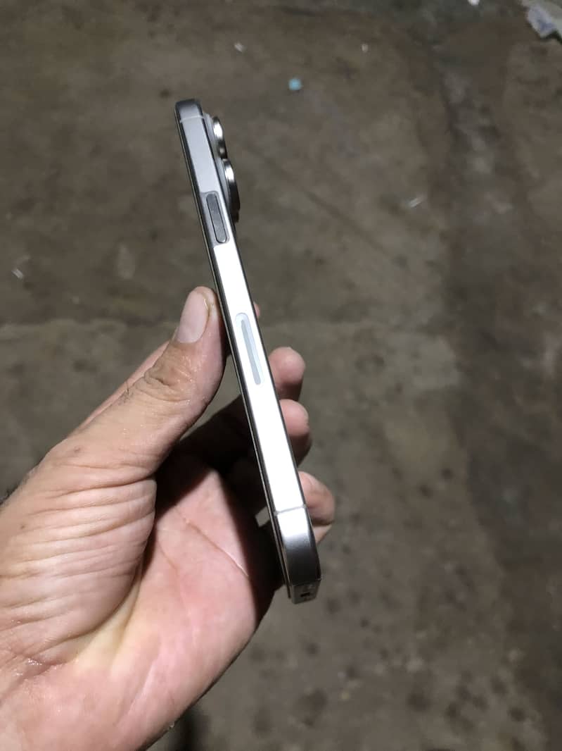 IPHONE 15 Pro Max 0