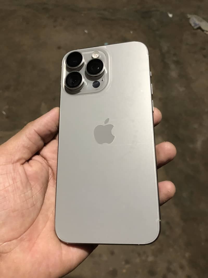 IPHONE 15 Pro Max 1