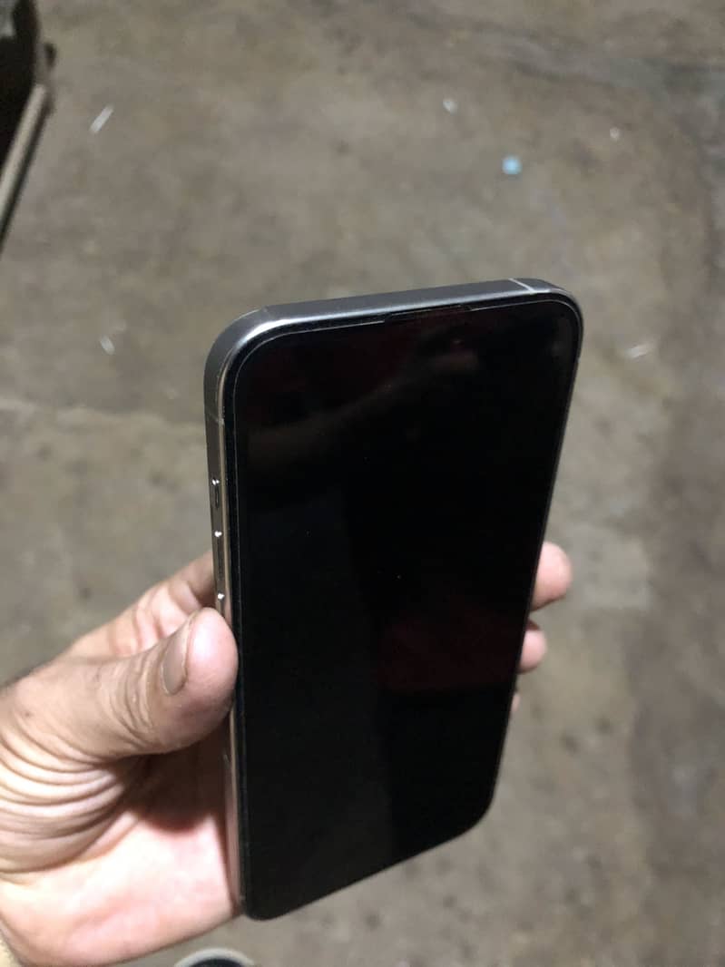 IPHONE 15 Pro Max 3