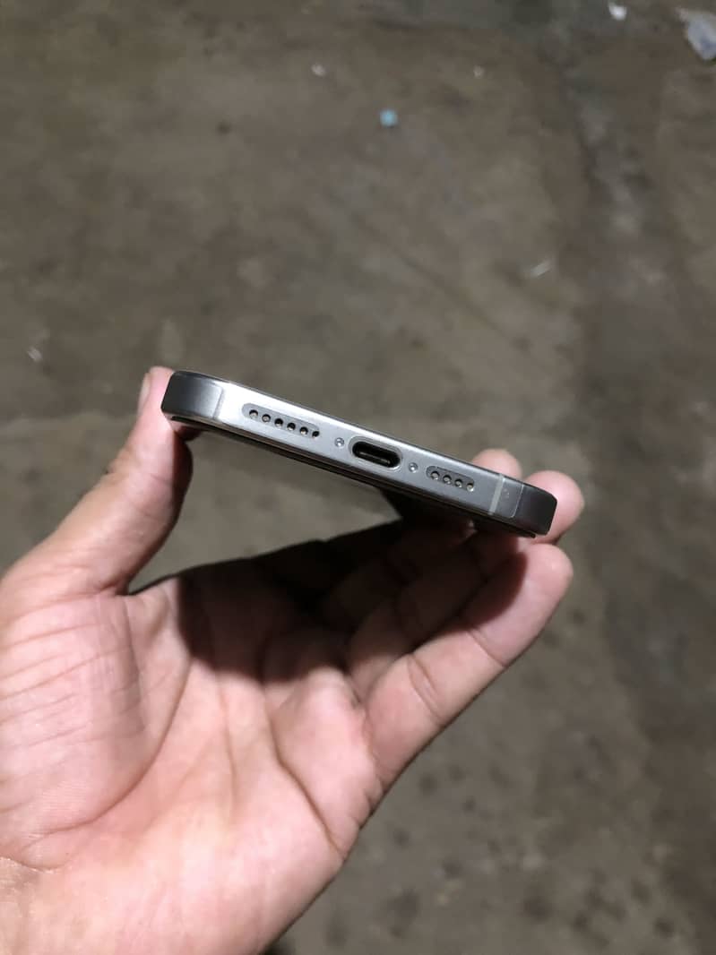 IPHONE 15 Pro Max 8