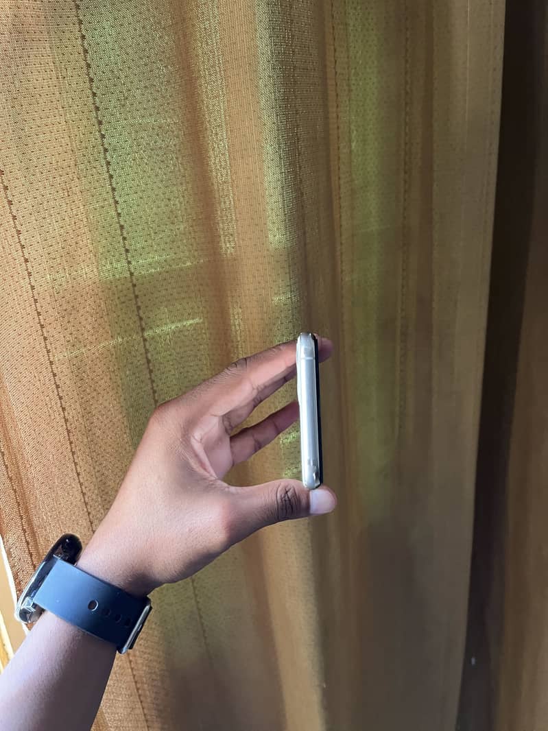 Apple iPhone 11 Pro 3