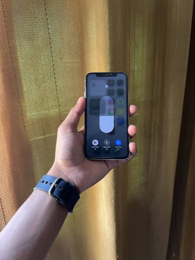 Apple iPhone 11 Pro 6