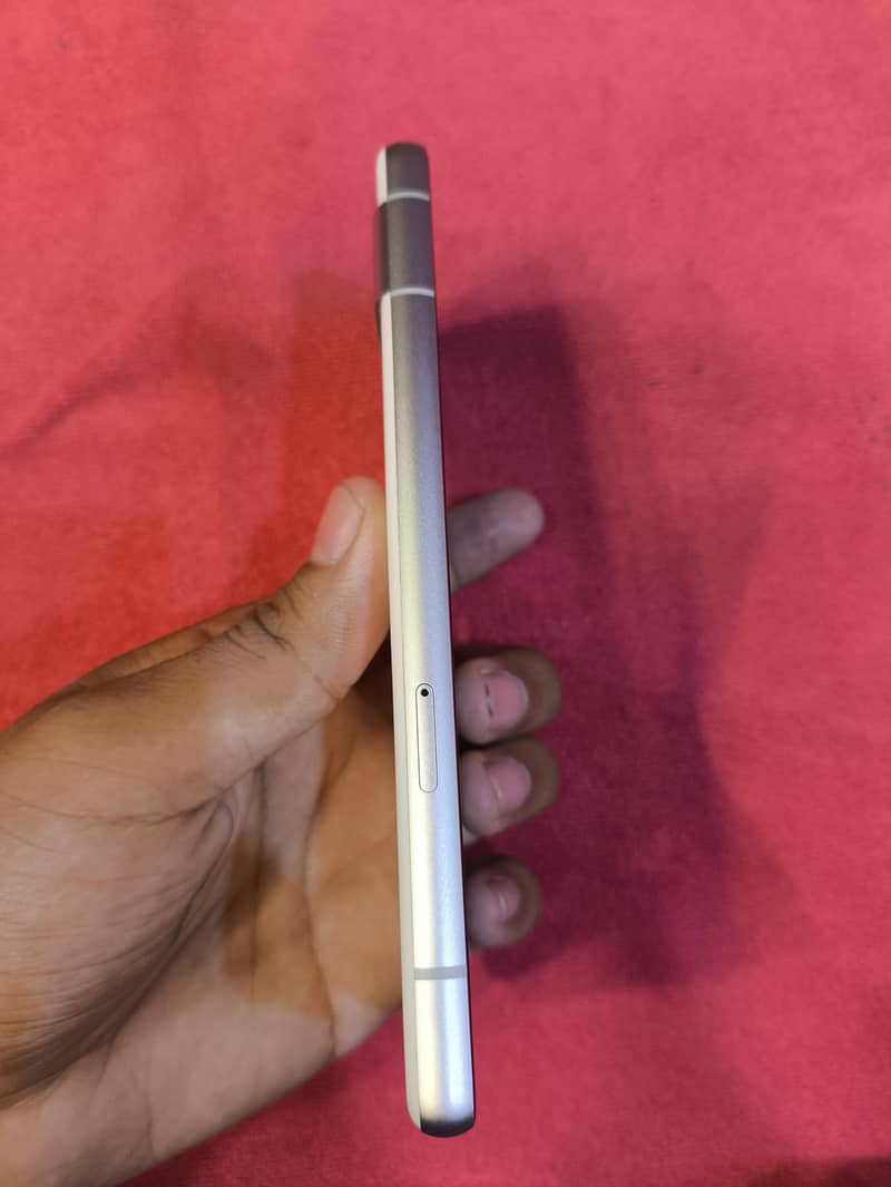 Google Pixel 7a 4