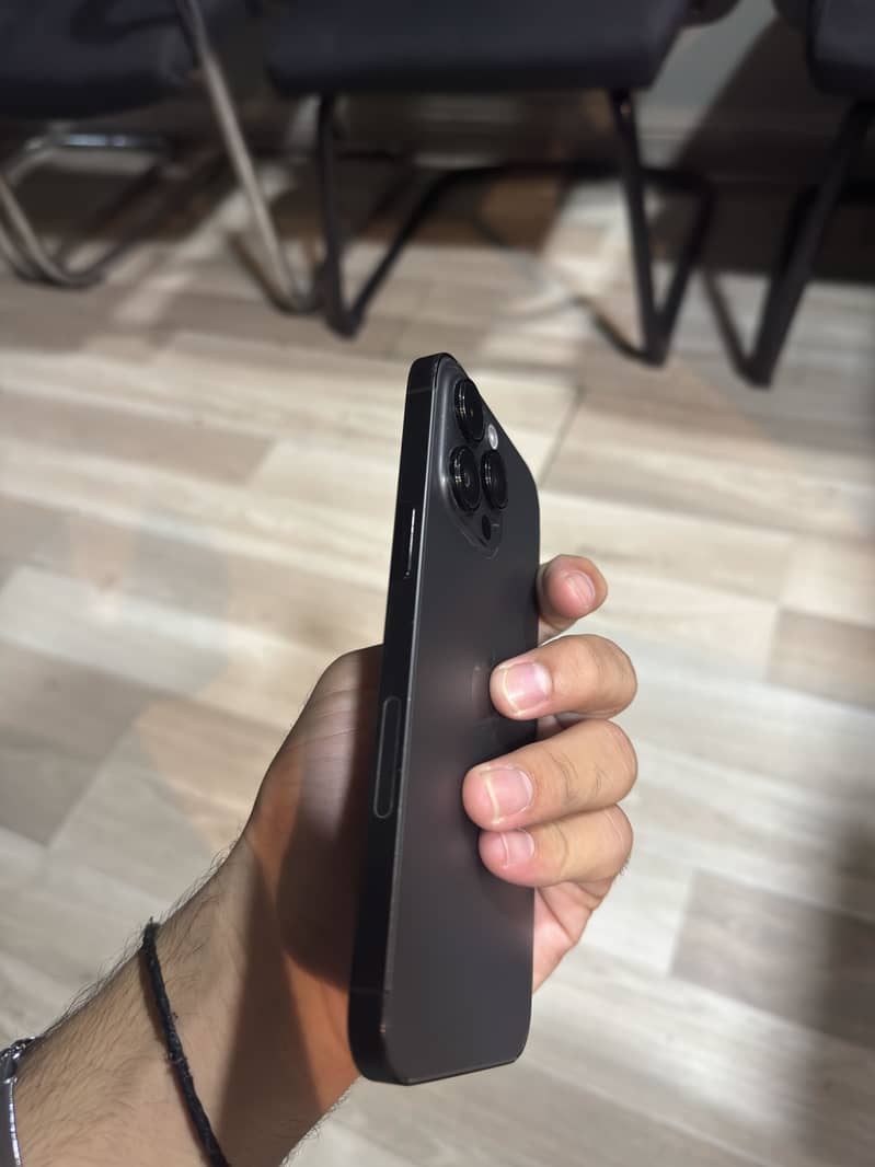 Apple iPhone 14 Pro Max 0