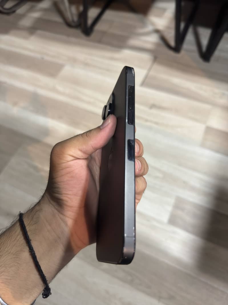 Apple iPhone 14 Pro Max 1