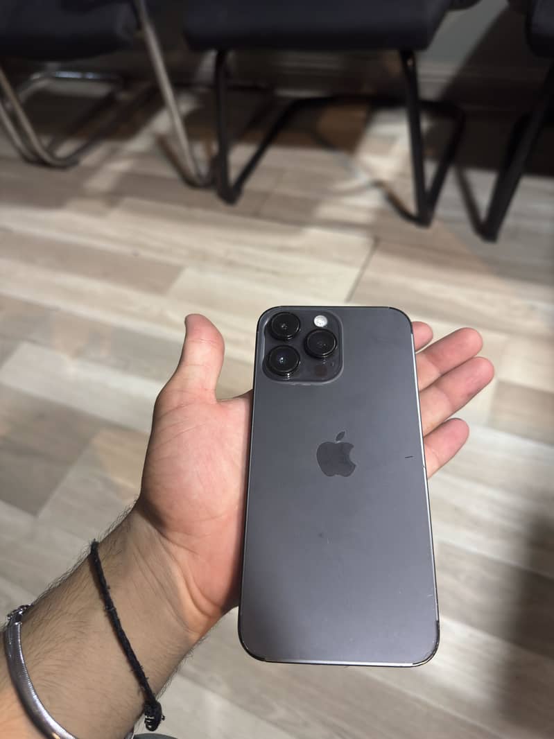Apple iPhone 14 Pro Max 4