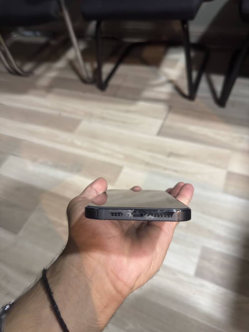 Apple iPhone 14 Pro Max 6