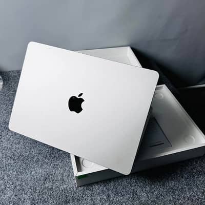 MacBook Air M2 Chip//Ipad Pro M-2 Chip 2022 With Box