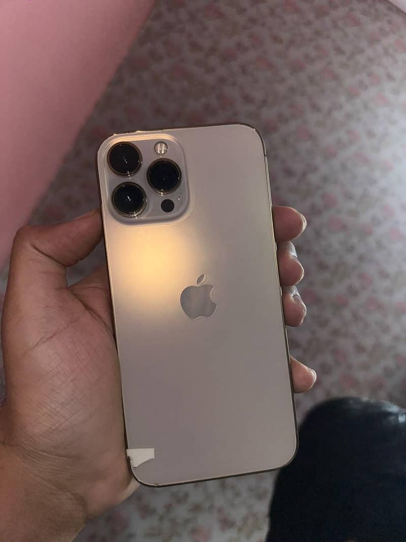 Apple iPhone 13 Pro Max 4