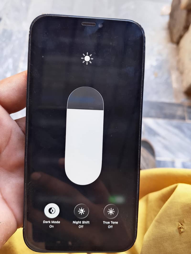 Apple iPhone 12 4