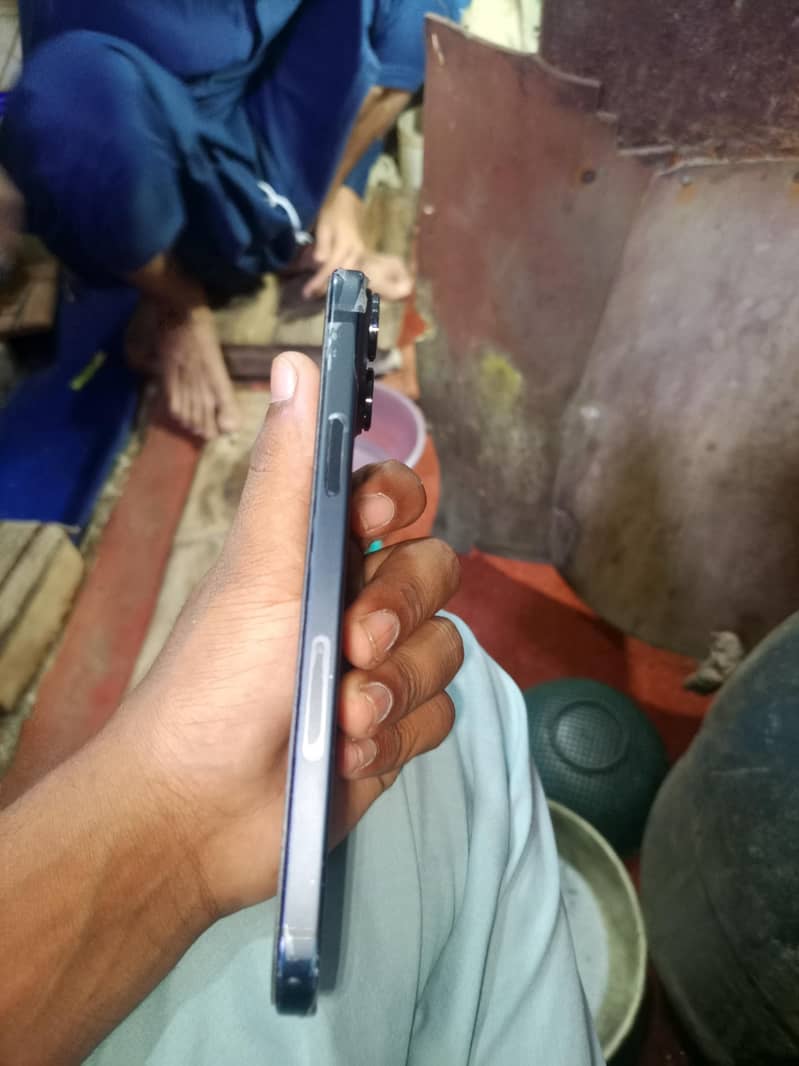 Apple iPhone 15 plus 4