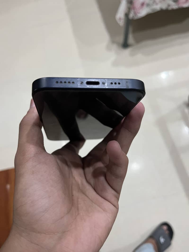 Apple iPhone 12 3