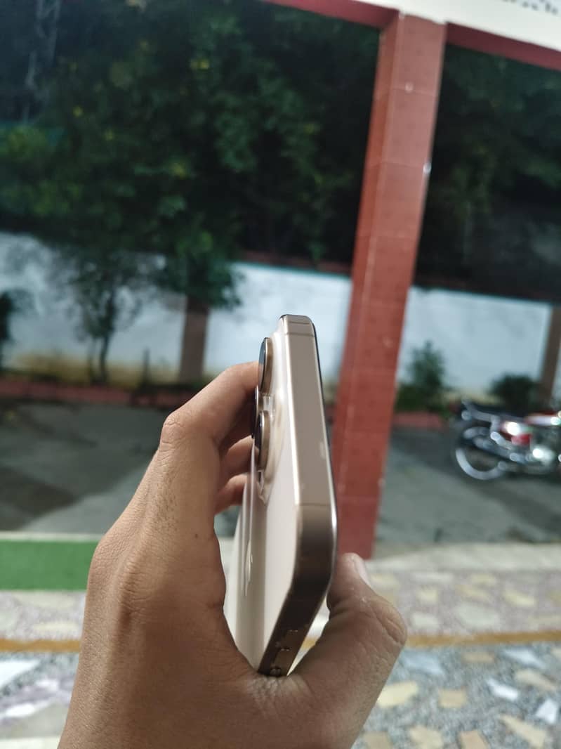 Apple iPhone 16 Pro Max 5
