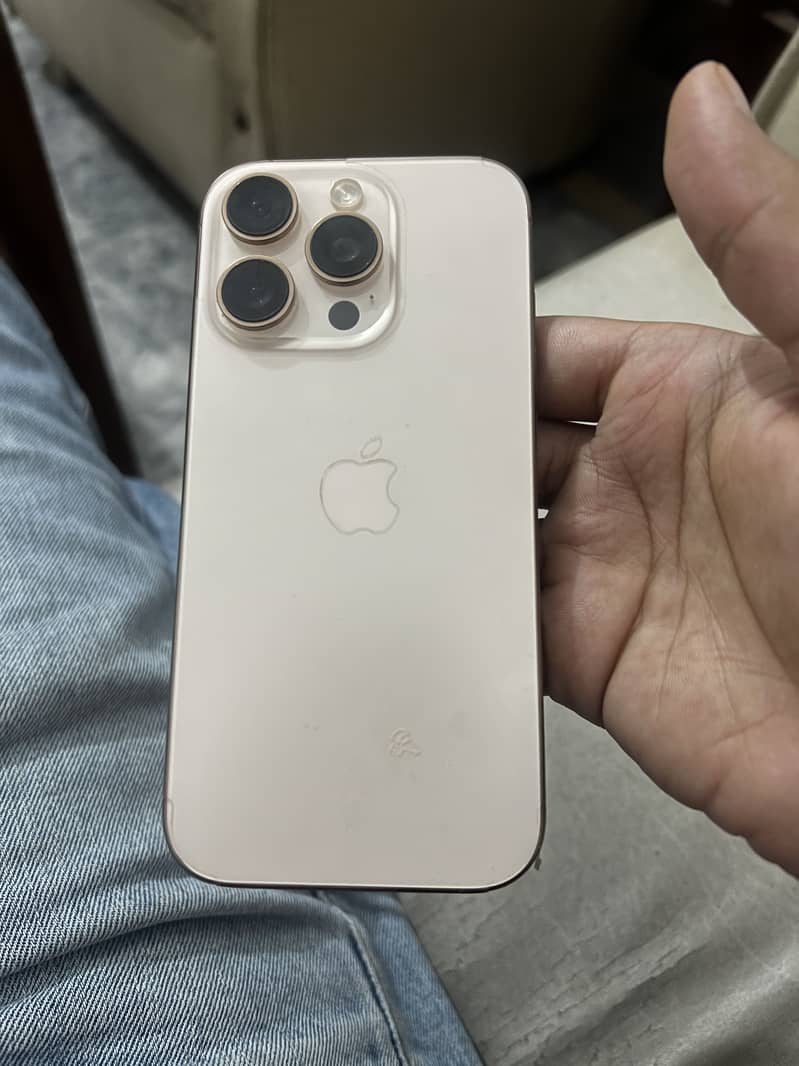 Apple iPhone 16 Pro 4