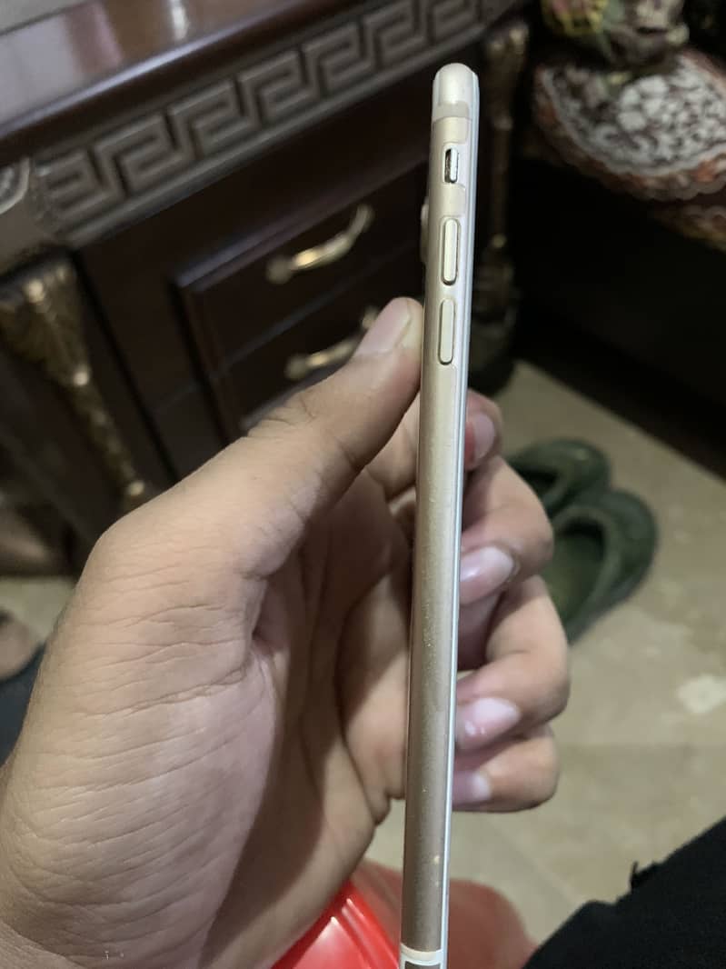 Apple iPhone 7 Plus 2