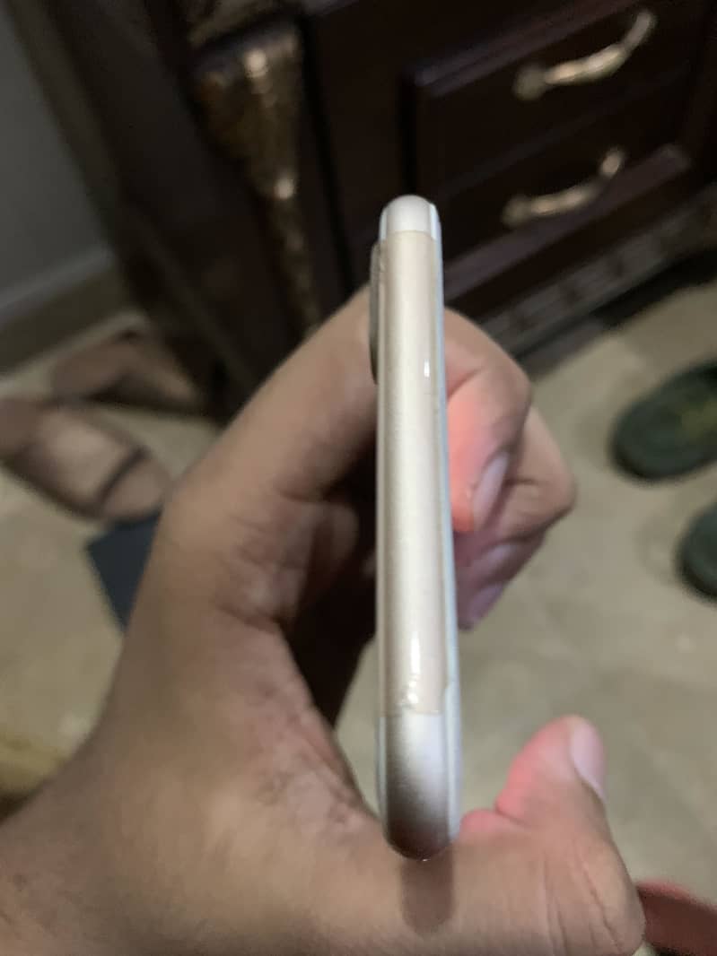 Apple iPhone 7 Plus 4