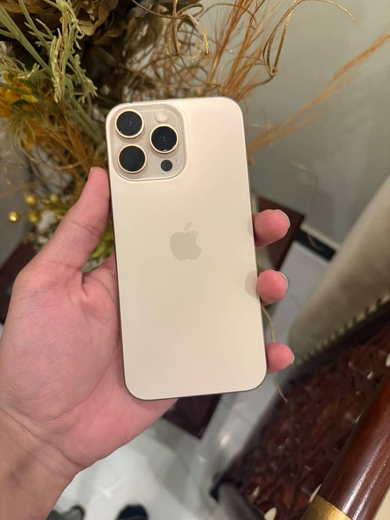 Apple iPhone 16 Pro Max 3