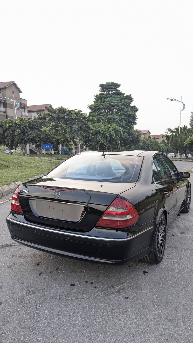 Mercedes E Class E200 Avantgarde 1